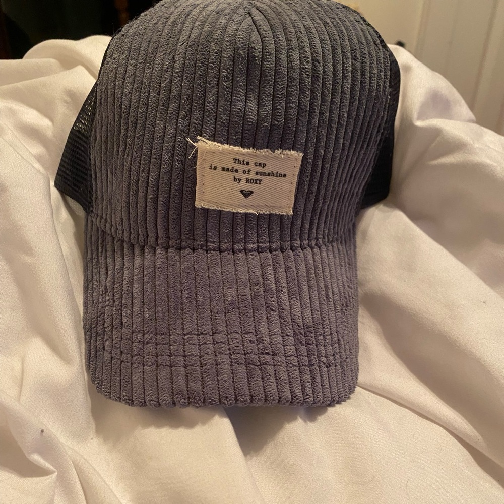 Roxy Chill Out Hat NWT